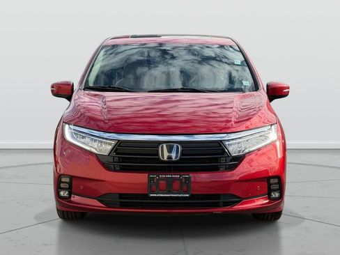 Used 2023 Honda Odyssey Elite image 2
