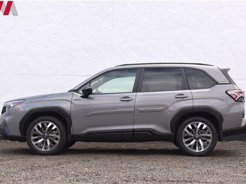 Used 2025 Subaru Forester Touring AWD/4WD image 9