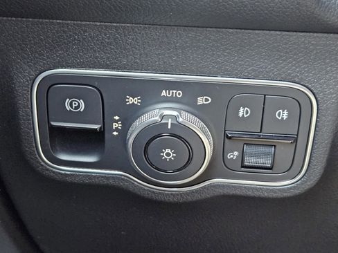 Used 2026 Mercedes-Benz GLB 250 image 16