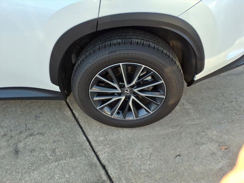 Used 2025 Lexus NX 250 FWD w/ Premium Package image 8