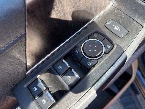 Used 2023 Ford F250 Lariat w/ Black Appearance Package image 11