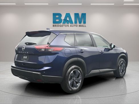Used 2025 Nissan Rogue SV FWD image 7
