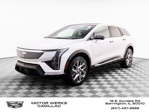 Certified 2025 Cadillac Optiq Luxury 2 w/ LPO, Floor Liner Package AWD/4WD image 1