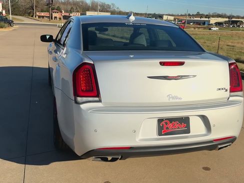 Used 2023 Chrysler 300 S image 7