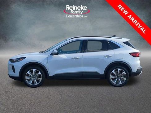 Used 2025 Ford Escape Platinum image 9