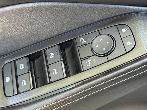 Used 2024 Nissan Rogue SV FWD image 11