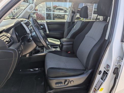 Used 2015 Toyota 4Runner SR5 AWD/4WD image 11