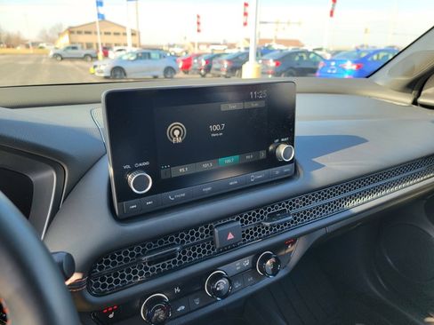 Certified 2025 Honda HR-V Sport image 30