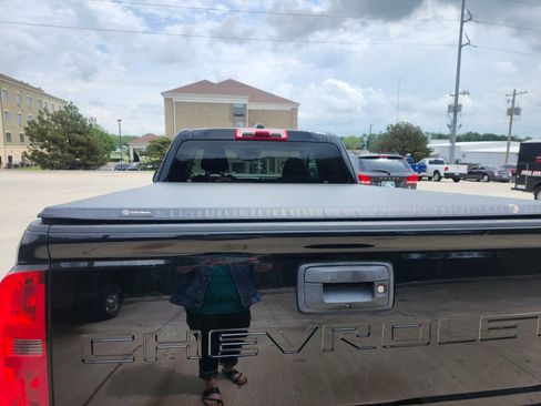 Used 2022 Chevrolet Colorado LT w/ Fleet Safety Package image 4