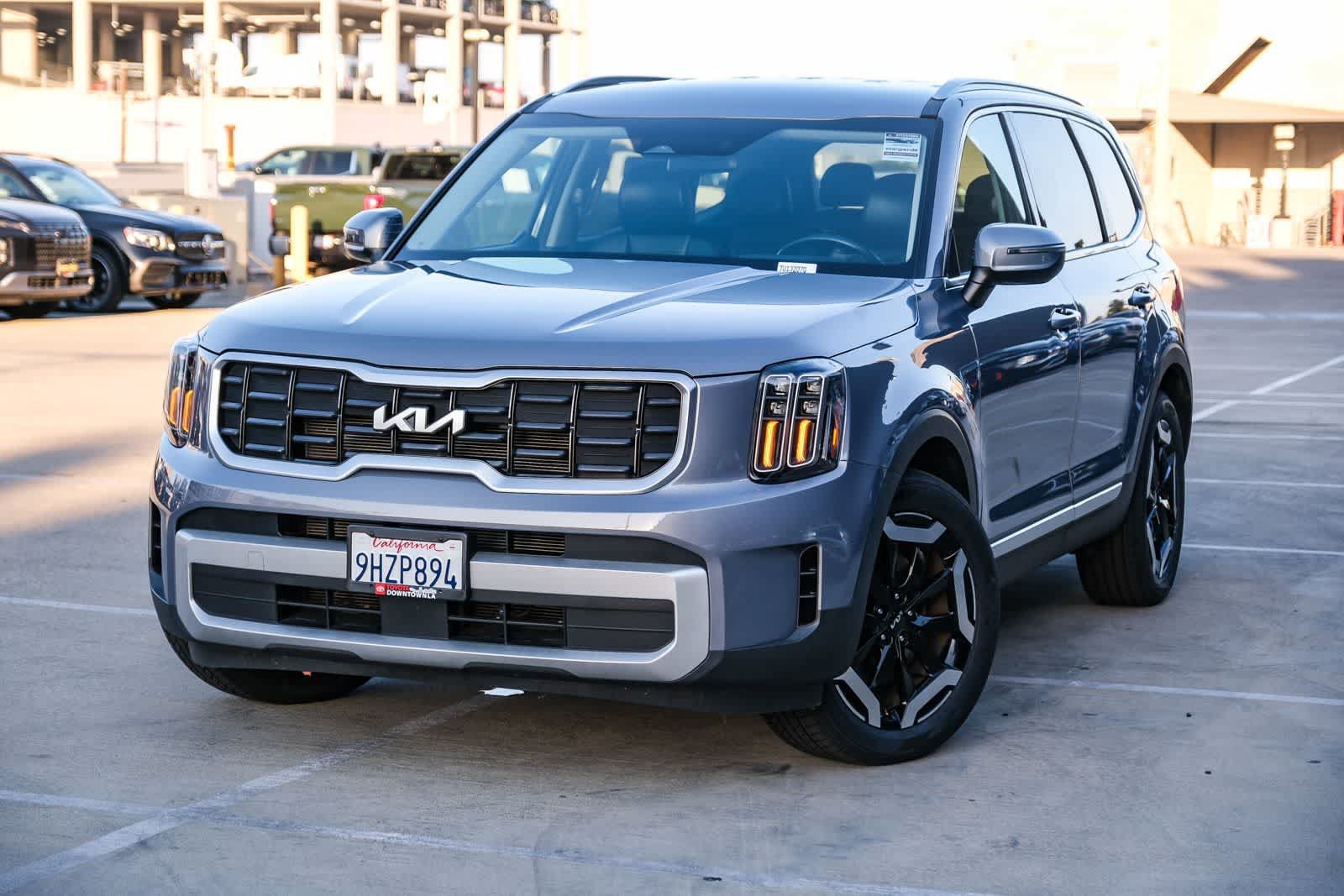 Used 2024 Kia Telluride S FWD image 1