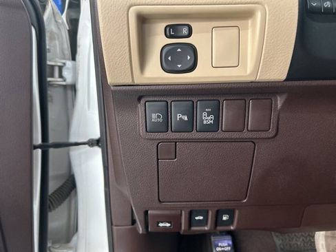 Used 2017 Lexus ES 350 w/ Premium Package image 15