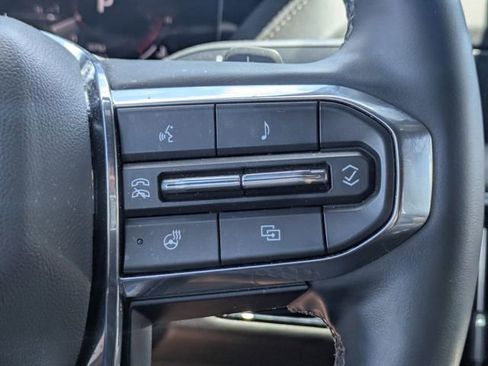 Used 2025 GMC Yukon XL Denali AWD/4WD image 26