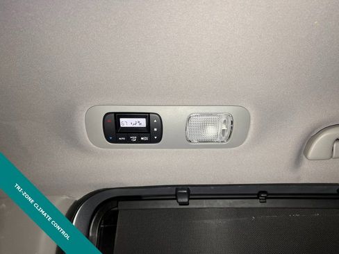 Used 2023 Honda Odyssey Elite image 13