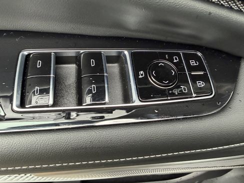 Used 2025 Cadillac Optiq Luxury 2 w/ LPO, Floor Liner Package AWD/4WD image 33