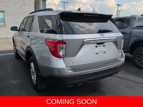 Used 2023 Ford Explorer XLT AWD/4WD image 6