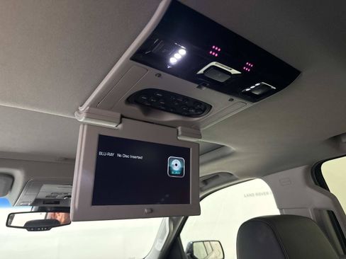 Used 2019 Chevrolet Tahoe Premier AWD/4WD image 16