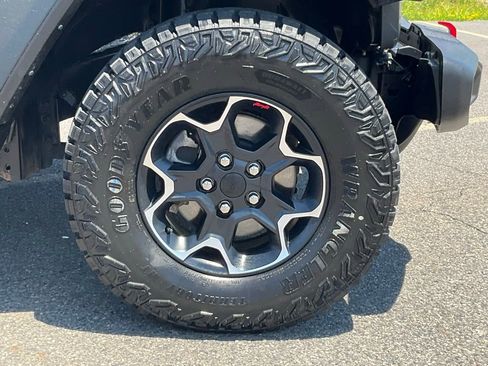 Used 2023 Jeep Wrangler Unlimited Rubicon w/ Cold Weather Group AWD/4WD image 25