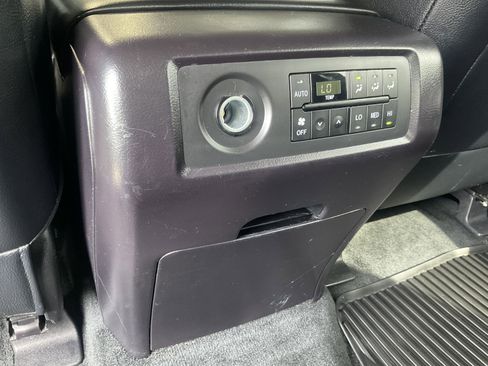 Used 2018 Toyota Sequoia TRD Sport AWD/4WD image 36