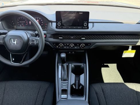 Used 2025 Honda Accord SE image 15