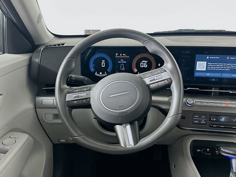 Used 2025 Hyundai Kona SEL FWD image 18
