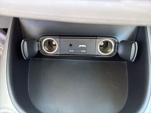 Used 2018 Kia Soul EV + w/ Sun & Fun Package image 31