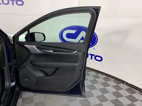 Used 2021 Cadillac XT5 Premium Luxury image 37