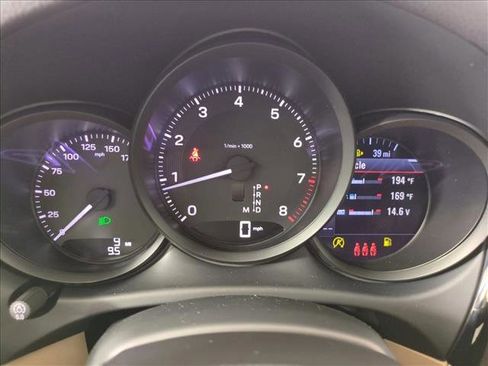 New 2026 Porsche Macan image 17