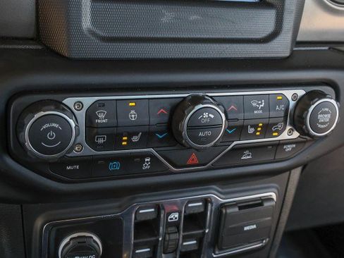 Used 2023 Jeep Wrangler Unlimited w/ Cold Weather Group image 18