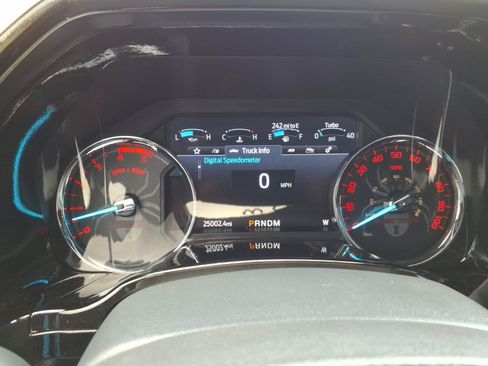 Used 2022 Ford F250 Lariat w/ Black Appearance Package AWD/4WD image 23