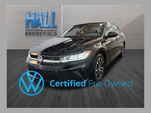 Certified 2025 Volkswagen Jetta Sport image 1