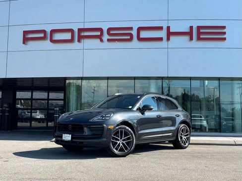 Certified 2026 Porsche Macan AWD/4WD image 1