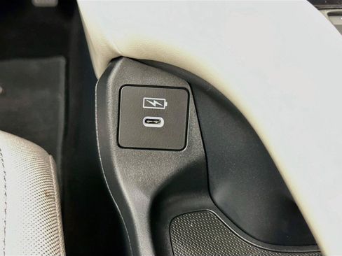 Certified 2024 Honda HR-V LX image 30