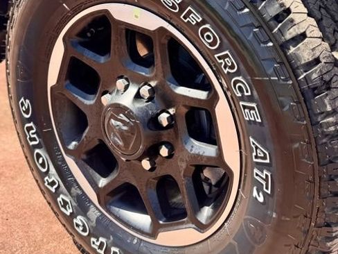 New 2026 RAM 2500 Laramie AWD/4WD image 18