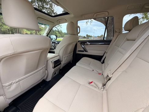 Used 2022 Lexus GX 460 Premium w/ Premium Package AWD/4WD image 15