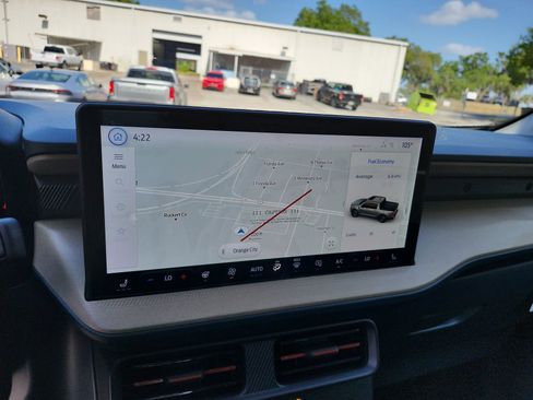 Certified 2025 Ford Maverick Lariat image 27