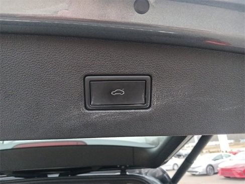 Used 2023 Volkswagen Tiguan SEL R-Line image 30