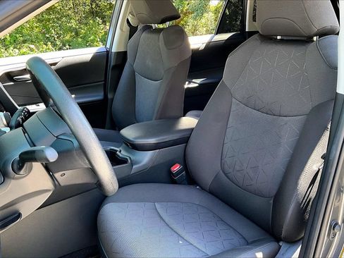 Used 2024 Toyota RAV4 XLE w/ Convenience Package AWD/4WD image 18