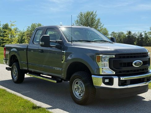 Used 2022 Ford F250 XL w/ Power Equipment Group AWD/4WD image 5