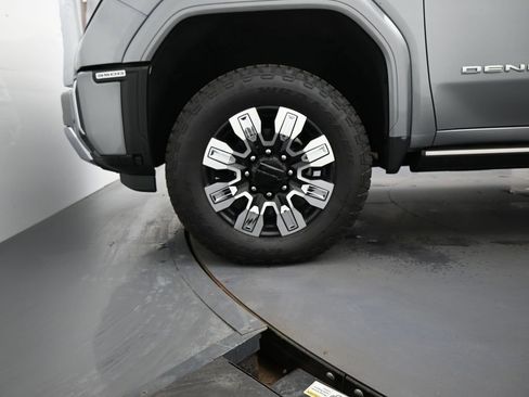 Used 2024 GMC Sierra 3500 Denali w/ Denali Reserve Package image 8