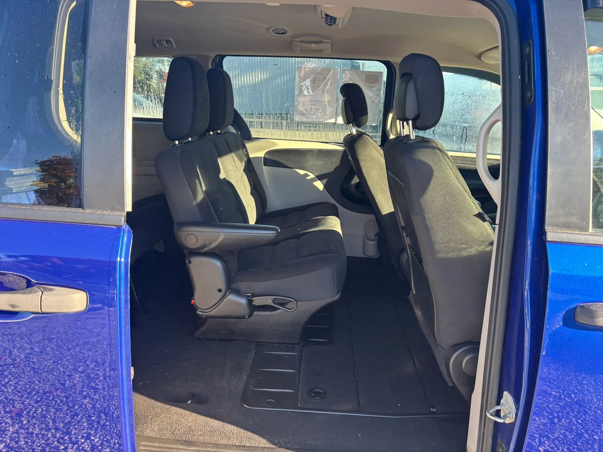 Used 2019 Dodge Grand Caravan SE FWD image 18