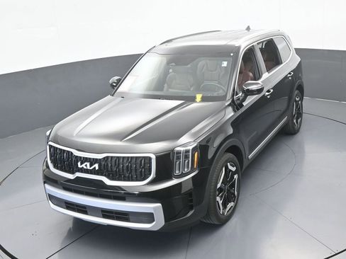 Used 2024 Kia Telluride EX w/ EX Captain's Chair Package FWD image 48
