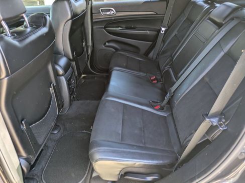 Used 2018 Jeep Grand Cherokee Altitude AWD/4WD image 18