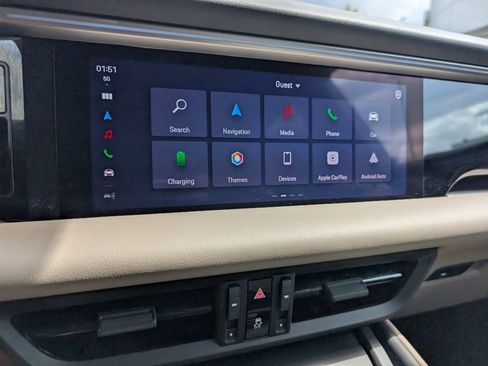 Certified 2025 Porsche Macan Electric image 13