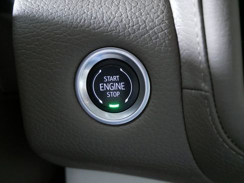 Used 2024 GMC Yukon Denali image 28