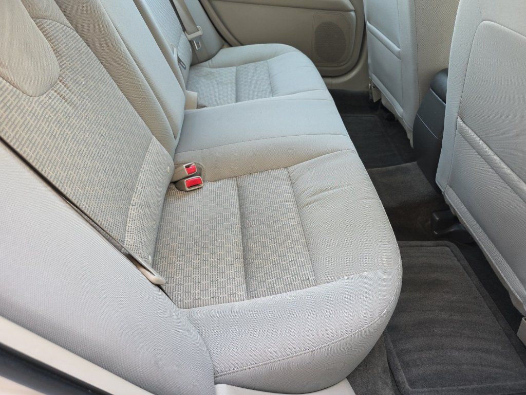 Used 2012 Ford Fusion SE FWD image 25