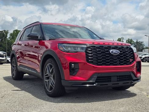 Used 2025 Ford Explorer ST AWD/4WD image 7