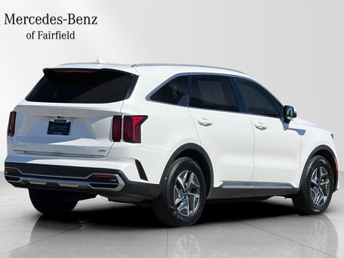 Used 2023 Kia Sorento EX w/ Panoramic Sunroof Package FWD image 2