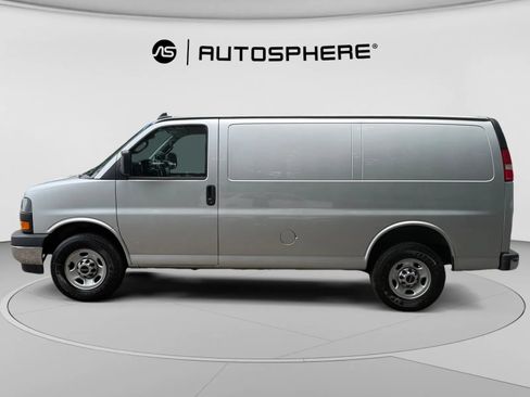 Used 2023 GMC Savana 2500 w/ Driver Convenience Package RWD image 4