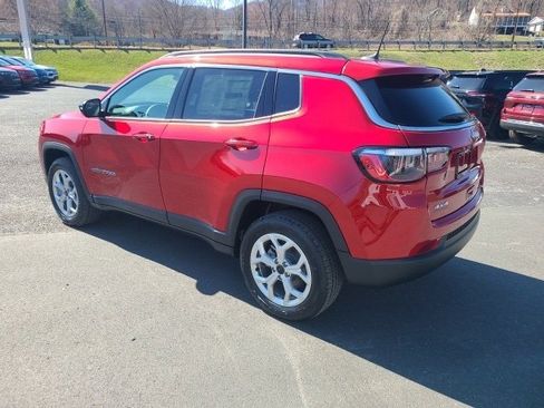 New 2025 Jeep Compass Latitude w/ Sun & Sound Group image 3