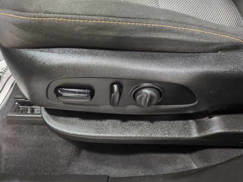 Used 2018 Chevrolet Traverse LT FWD image 18
